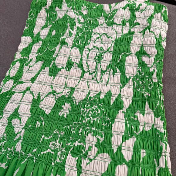 Rails Seville Dress in Green Lotus Print Smocked & Sleeveless size XS - Picture 6 of 8